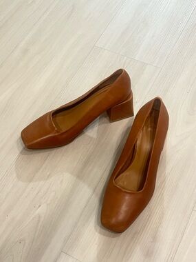 LOQ Brown Leather Block Heel Pumps - US 7.5/ EU 38